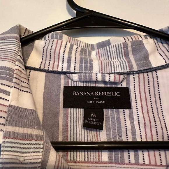 Banana Republic Men’s Medium Soft Wash Button Down - Picture 3 of 3